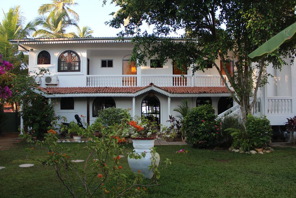 Hideaway Hikkaduwa Hotel Buitenkant foto