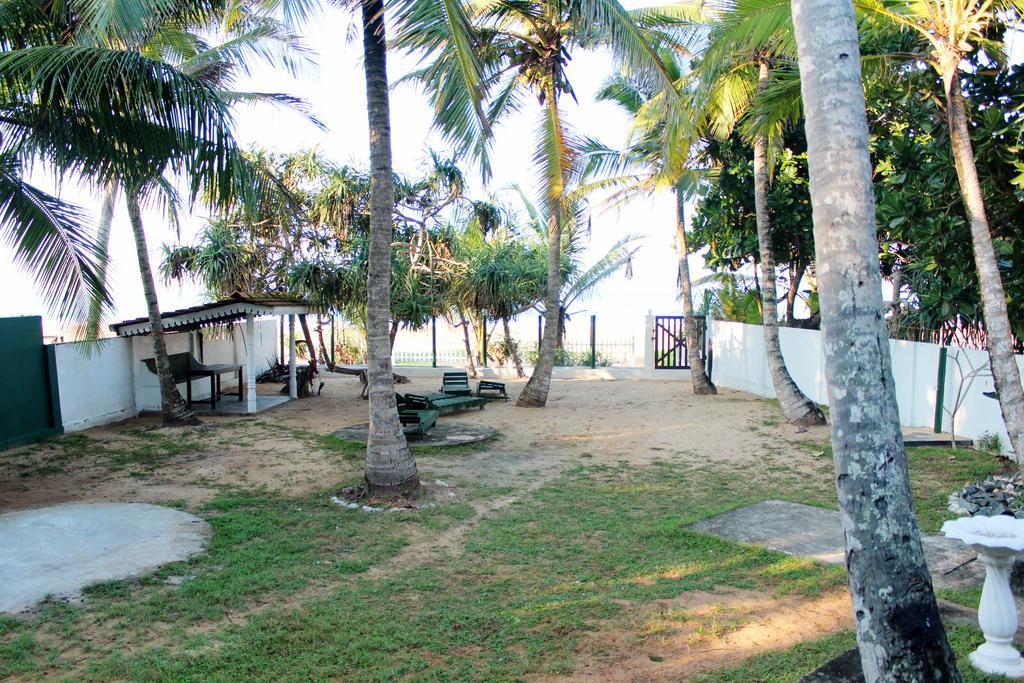 Hideaway Hikkaduwa Hotel Buitenkant foto
