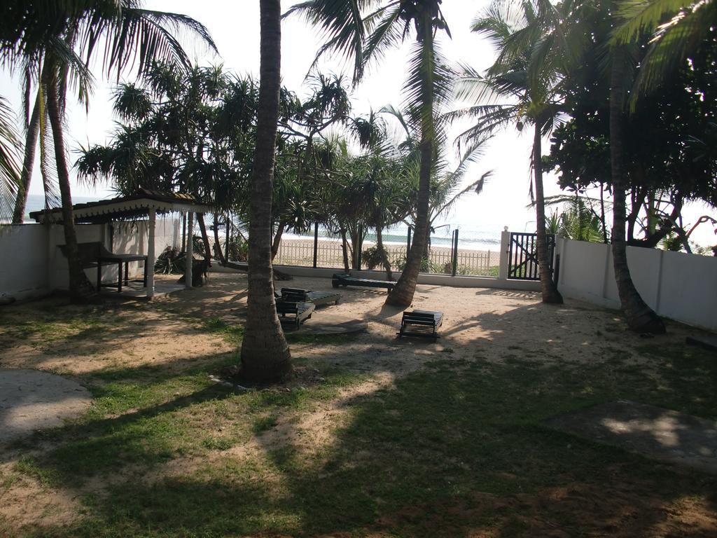 Hideaway Hikkaduwa Hotel Buitenkant foto