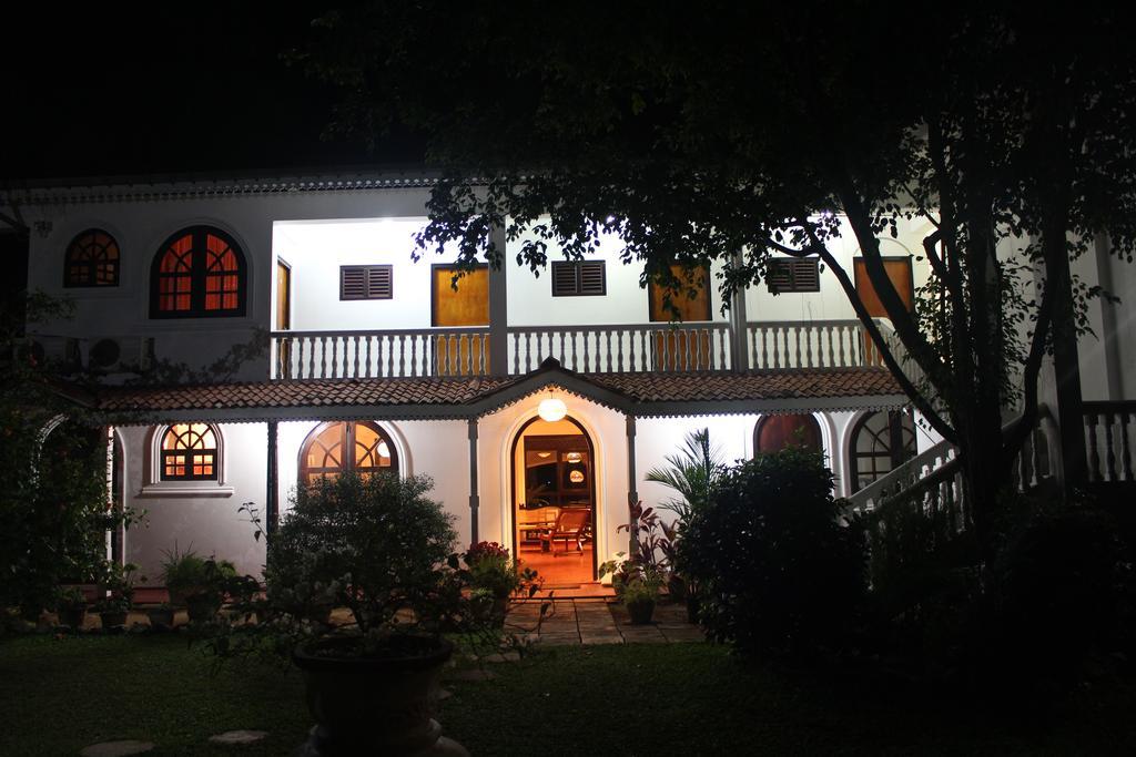 Hideaway Hikkaduwa Hotel Buitenkant foto
