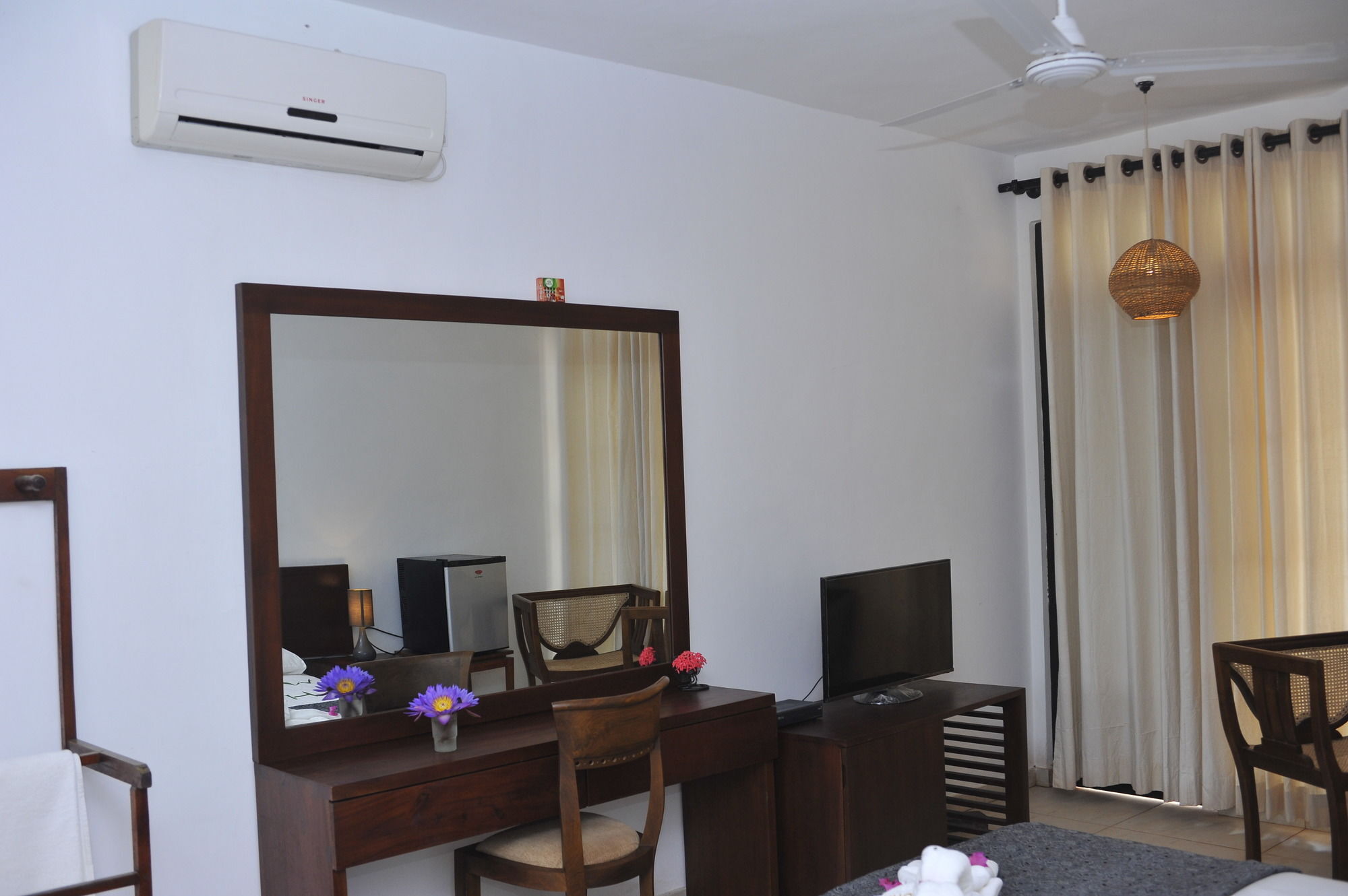 Hideaway Hikkaduwa Hotel Buitenkant foto
